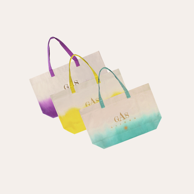 Your free tote bag (random color)