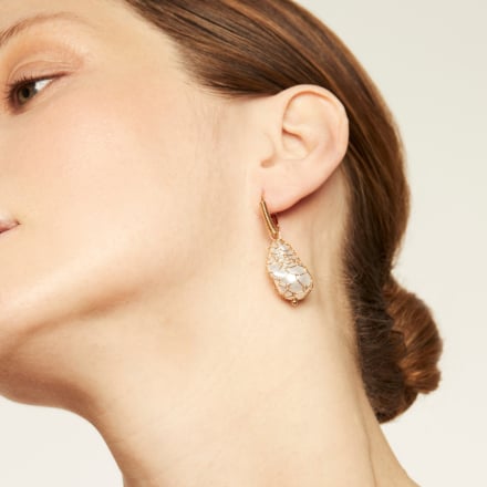Tao Biwa earrings gold